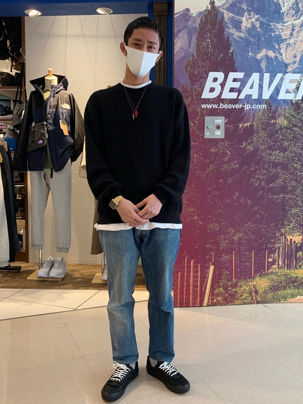 「春コーデ、オトナカジュアル、キレイめ、今日のコーデ、VANS、スニーカーコーデ、オーバーサイズ、ストリートコーデ、ストリート、デニム」｜「MANASTASHのMANASTASH/マナスタッシュ　NANO SILVER FACE MASK ナノシルバーフェイスマスク（マスク、ベージュ系）」を使った、Junpei  Fukadaさん（メンズ・170cm）の春コーディネートの1枚目の写真