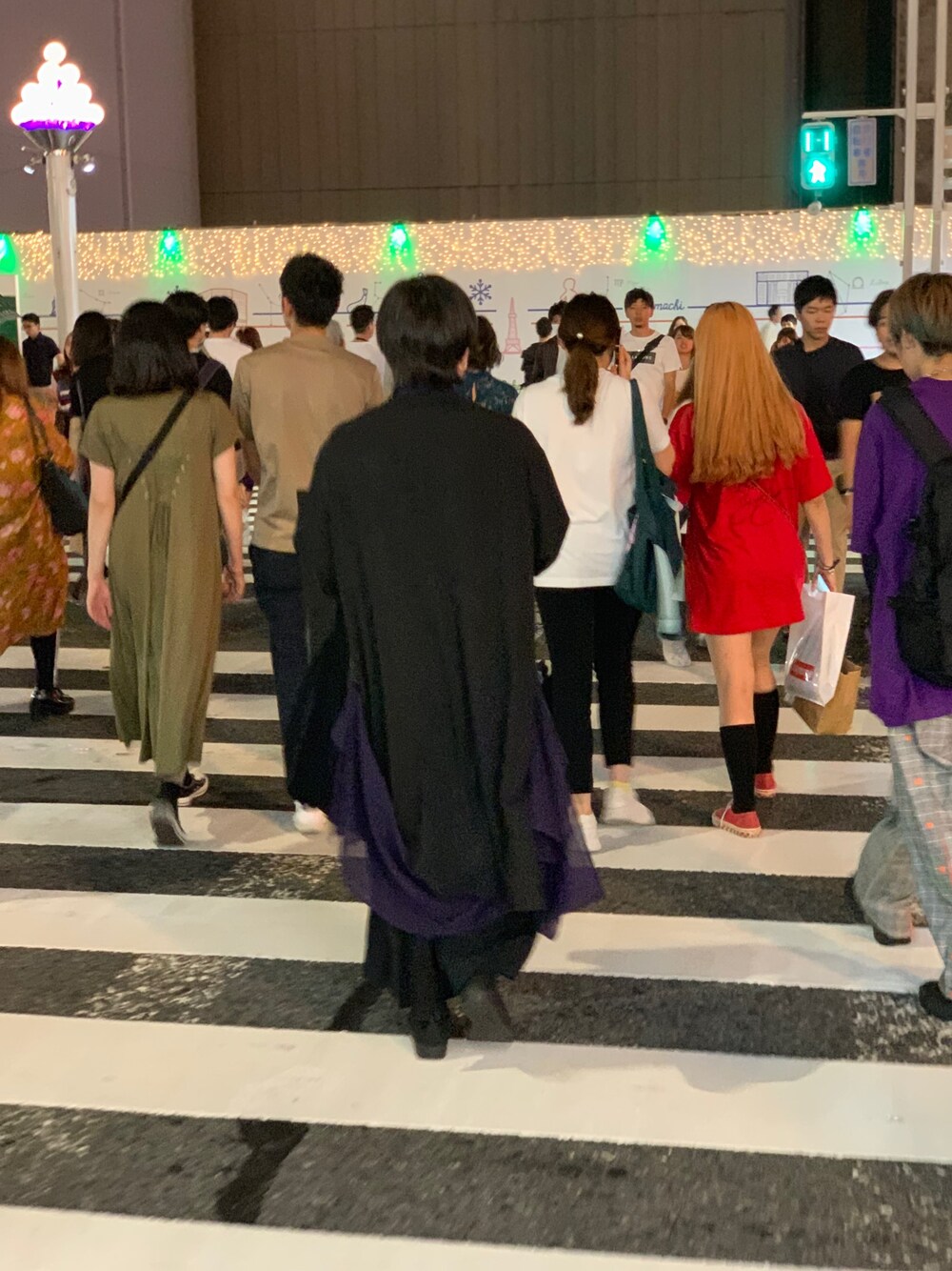 「ootd、モード、シンプルコーデ、黒、ブラック、ビッグシルエット、オールブラック、yohjiyamamoto、コンバース、おしゃれさんと繋がりたい」｜「Yohji Yamamoto POUR HOMMEのアイテム（シャツ/ブラウス、ブラック系）」を使った、Tさん（メンズ・165cm）の夏コーディネートの1枚目の写真