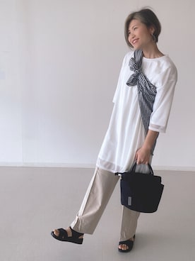 「リネンシャツ」｜「アイテム（チュニック）」を使った、mo-chanさん（レディース・161cm）の春コーディネート