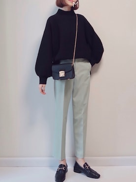 「select MOCA（セレクトモカ）の柔らかく履きやすいフェイクレザーゴールドビット付きローファー（ローファー）」を使った、MAYUKOさん（レディース・163cm）の冬コーディネート