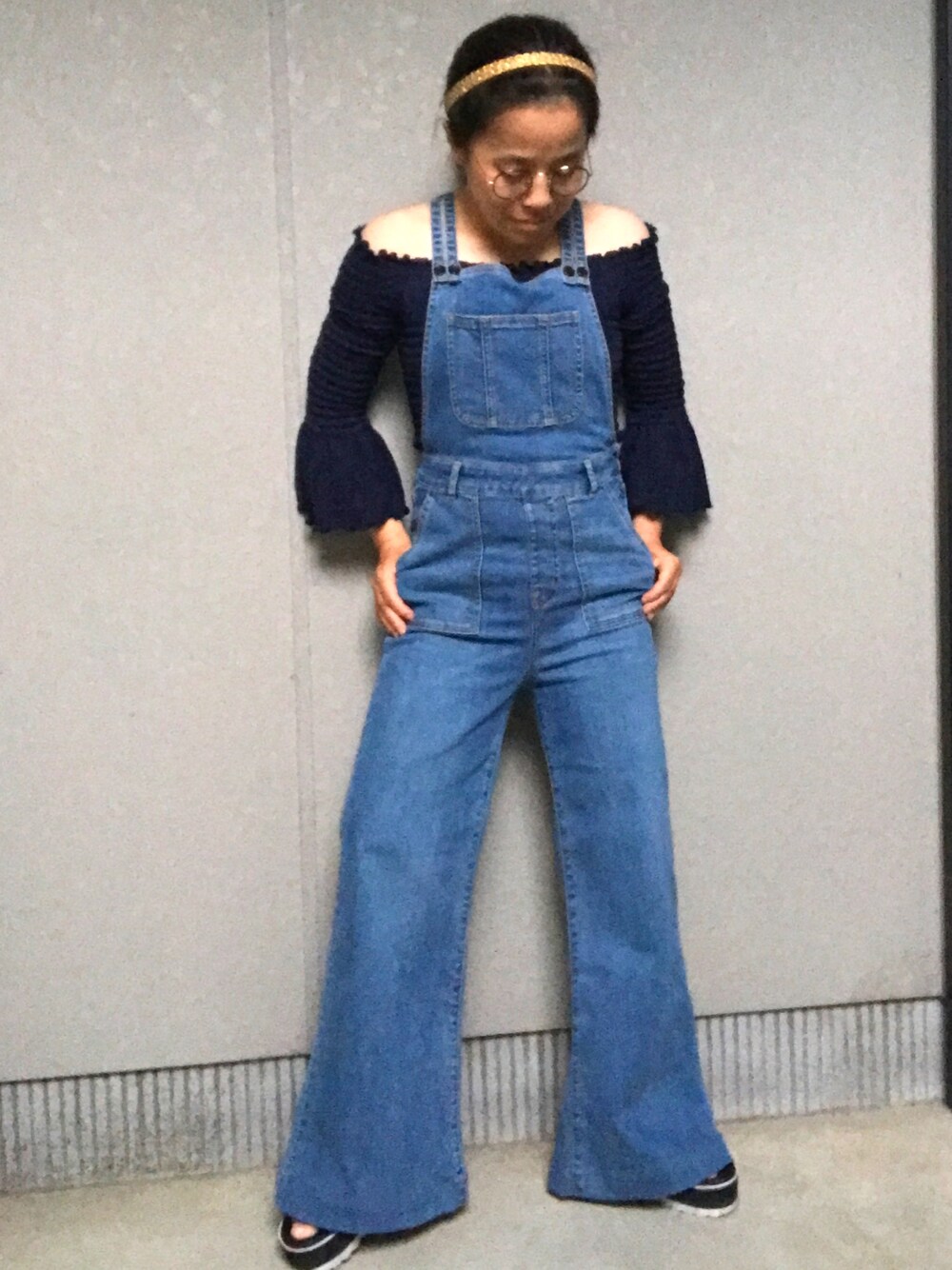 「dazzlinのシャーリングペプラムブラウス（シャツ/ブラウス、ブルー系）」を使った、髪ボサ子さん（レディース・145cm）の夏コーディネートの1枚目の写真