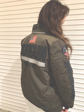 レディースのミリタリージャケット グリーン カーキ 緑色系 前面プリント コーディネート Zozotown