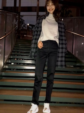 「FENDI（フェンディ）のアイテム（パンツ）」を使った、藤野結衣さん（レディース・167cm）の秋コーディネート