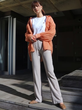 「Kastane（カスタネ）のレーヨンスラックスパンツ３（スラックス）」を使った、藤野結衣さん（レディース・167cm）の春コーディネート