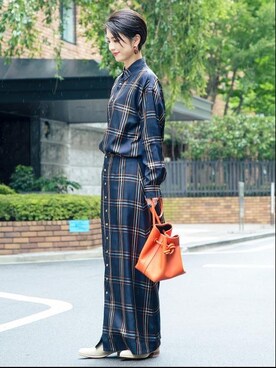 「BEAUTY&YOUTH UNITED ARROWS（ビューティーアンドユースユナイテッドアローズ）のBY キュプラチェックフロントボタンマキシスカート（スカート、ブルー系）」を使った、Memi Sugiuraさん（レディース・162cm）の夏コーディネート