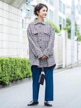 「BEAUTY&YOUTH UNITED ARROWS（ビューティーアンドユースユナイテッドアローズ）のBY チェック＆ハウンドトゥース ビッグシャツ（シャツ/ブラウス、グリーン系）」を使った、Memi Sugiuraさん（レディース・162cm）の秋コーディネート