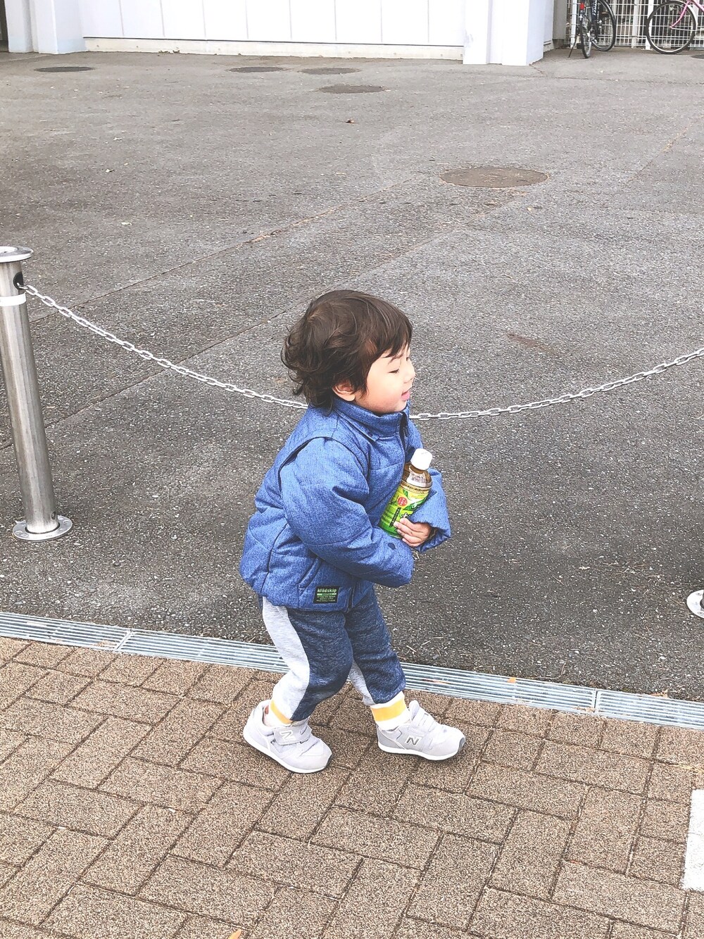 「おとこのこ、3歳、遅い初詣」｜「kladskapのアイテム（ジャケット/アウター、ブルー系）」を使った、kei2811さん（キッズ・90cm）の冬コーディネートの1枚目の写真