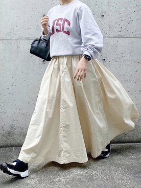 「白スカート」｜「アイテム（スウェット）」を使った、ryo___kaさん（レディース・167cm）の春コーディネート