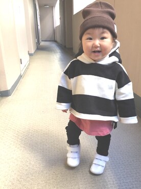 「くすみピンク」｜「アイテム（ニットキャップ/ビーニー）」を使った、emamonさん（キッズ・70cm）の冬コーディネート