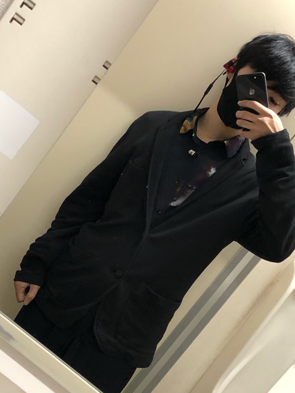 「ZARAのアイテム（シャツ/ブラウス、ブラック系）」を使った、Reitoさん（メンズ・165cm）の冬コーディネートの1枚目の写真