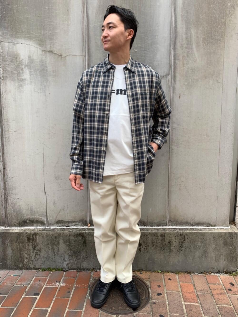 「EXCLUTIVE ITEM STYLE」｜「BEAUTY&YOUTH UNITED ARROWSのBY ミニマル タータンチェック ワイドフォルム シャツ（シャツ/ブラウス、グリーン系）」を使った、小林 心さん（メンズ・173cm）の秋コーディネートの1枚目の写真
