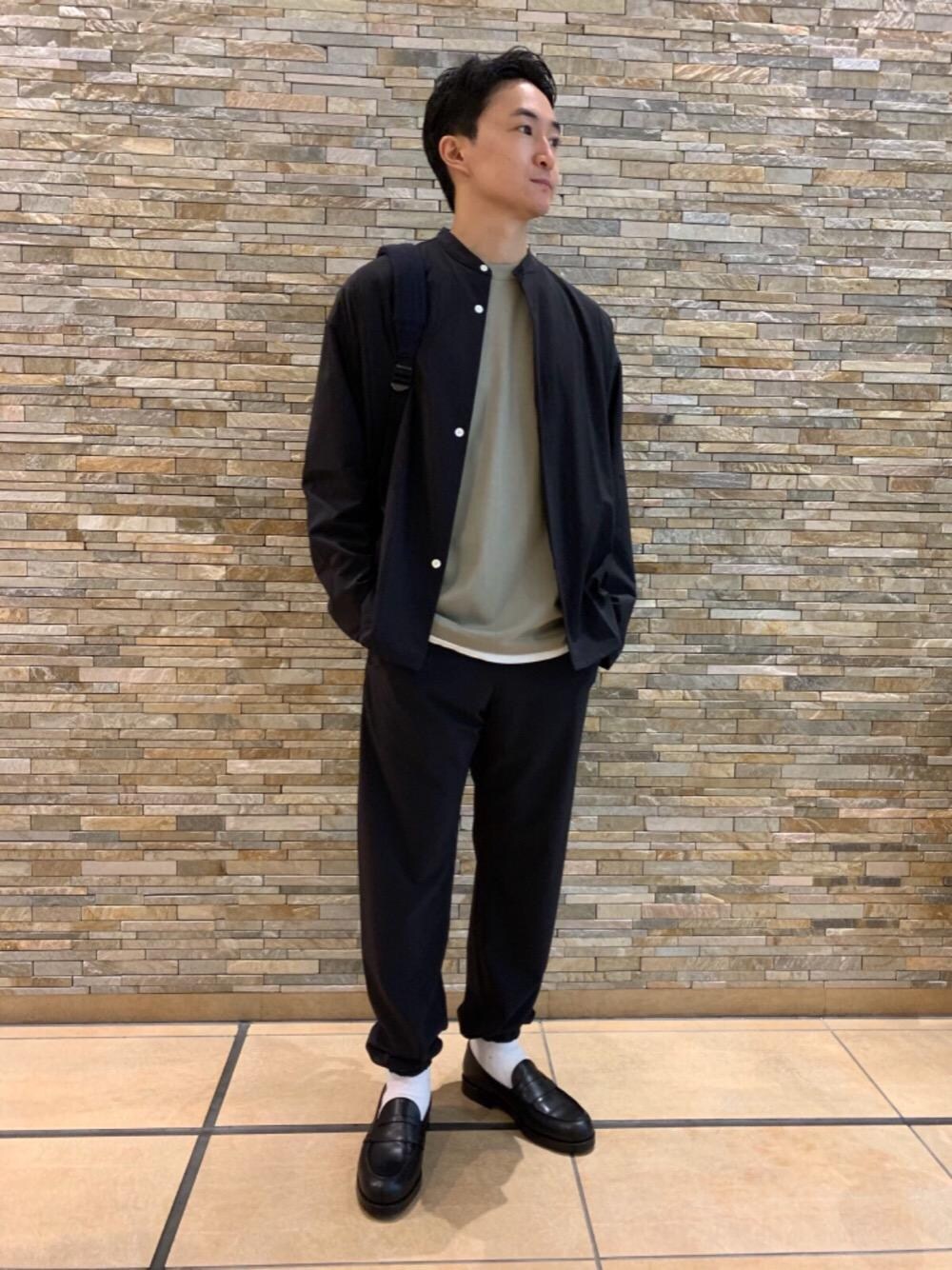 「RECOMMEND  ITEM STYLING、EXCLUTIVE ITEM STYLE」｜「BEAUTY&YOUTH UNITED ARROWSのBY フレンチ ローファー（ローファー、ブラック系）」を使った、小林 心さん（メンズ・173cm）の秋コーディネートの1枚目の写真