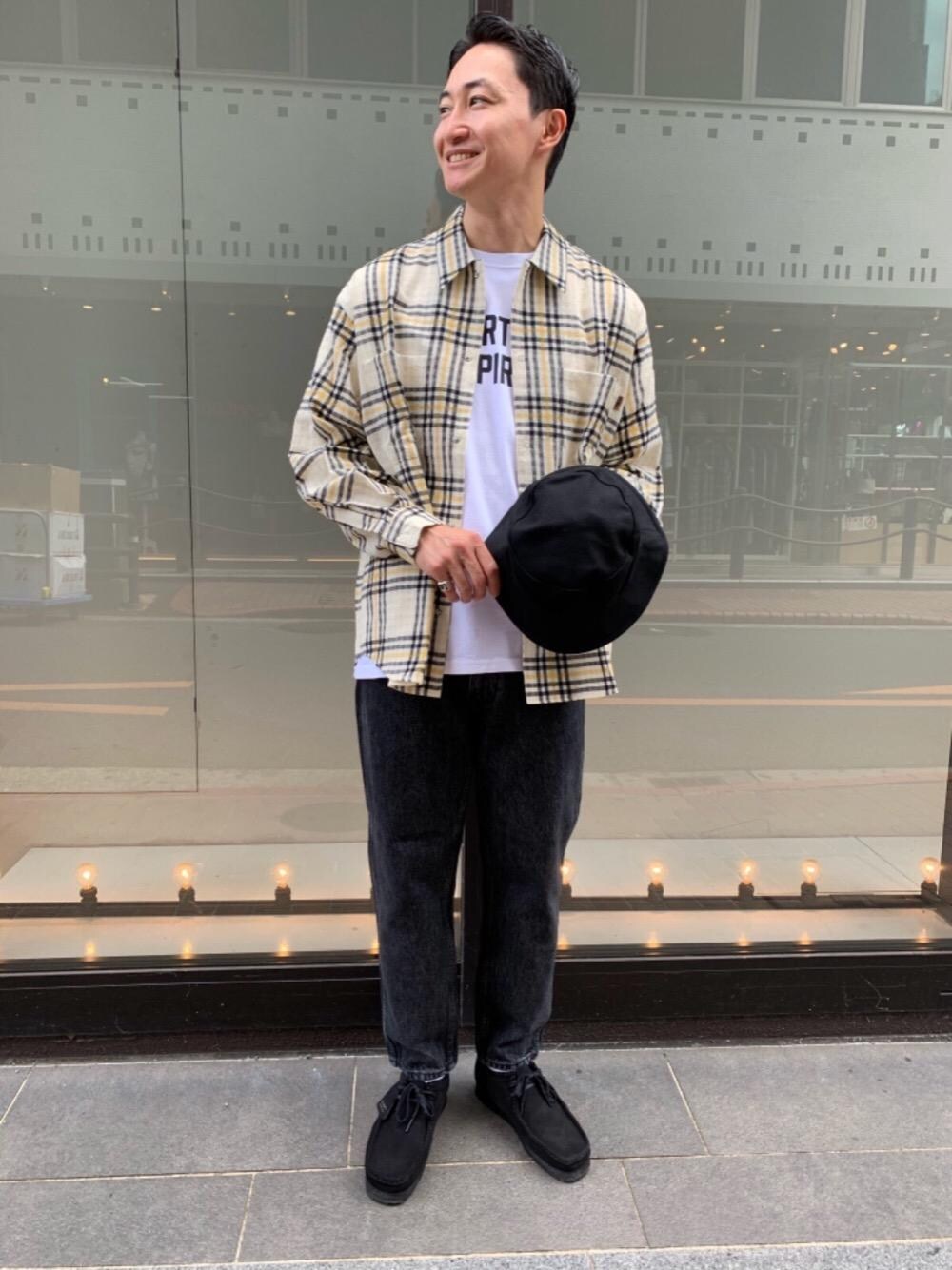 「RECOMMEND  ITEM STYLING、EXCLUTIVE ITEM STYLE、WIDE SILHOUETTE STYLE」｜「BEAUTY&YOUTH UNITED ARROWSの【別注】 ＜FUTURE SERVICE（フューチャーサービス）＞ BLACK DENIM/パンツ（デニムパンツ、ブラック系）」を使った、小林 心さん（メンズ・173cm）の秋コーディネートの1枚目の写真
