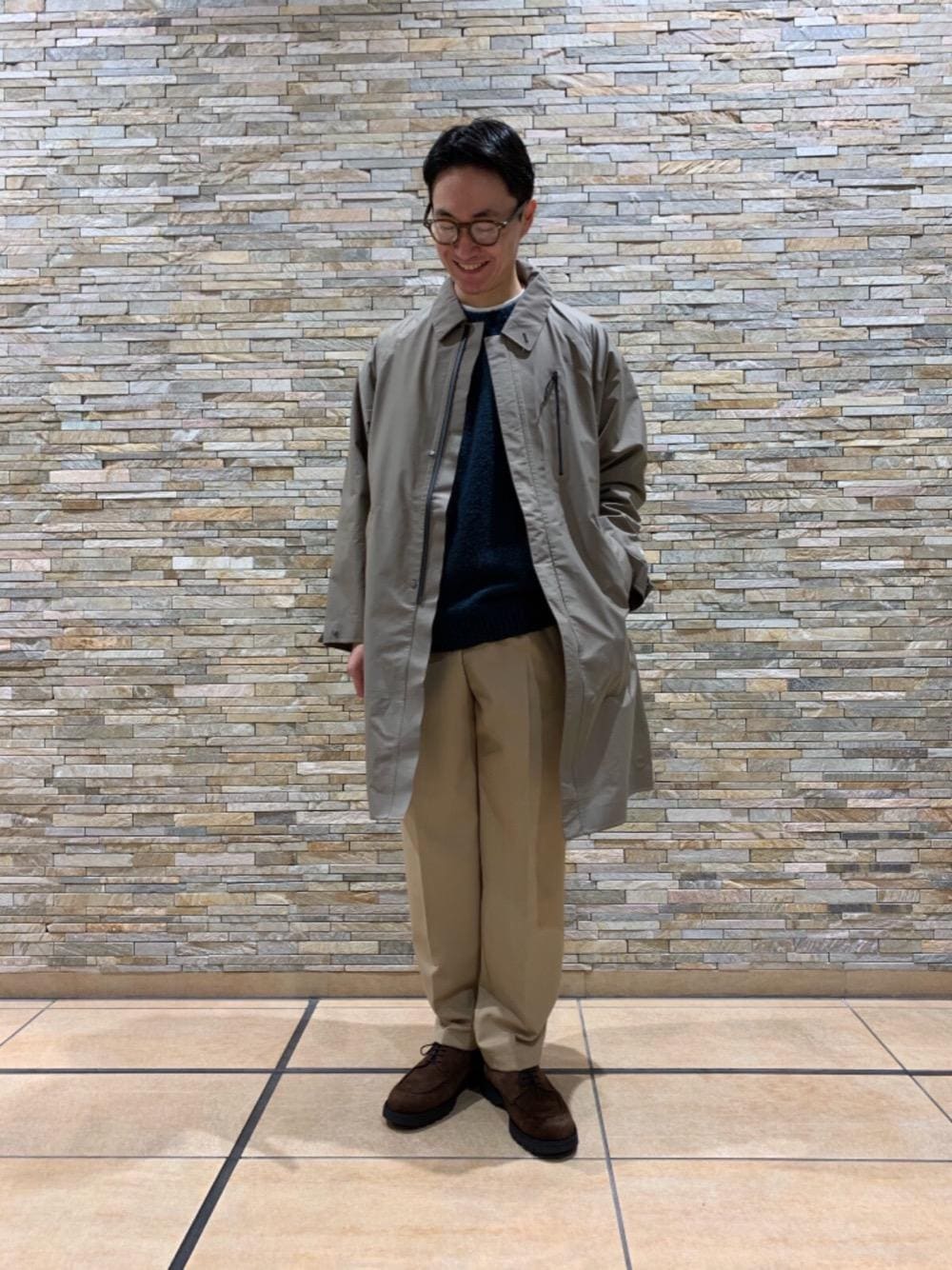 「KLEMANの【別注】 ＜KLEMAN（クレマン）＞ PADRE BRSUEDE/シューズ（モカシン/デッキシューズ、ブラウン系）」を使った、小林 心さん（メンズ・173cm）の秋コーディネートの1枚目の写真