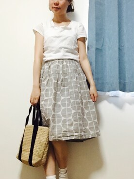 「AZUL by moussy（アズールバイマウジー）のｵｰｶﾞﾆｯｸｺｯﾄﾝVﾈｯｸ半袖PO（Tシャツ/カットソー）」を使った、やよひさん（レディース・154cm）の夏コーディネート