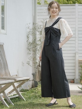 「mysty woman（ミスティウーマン）のアイテム（サロペット/オーバーオール）」を使った、mystywoman_officialさん（レディース・164cm）の春コーディネート