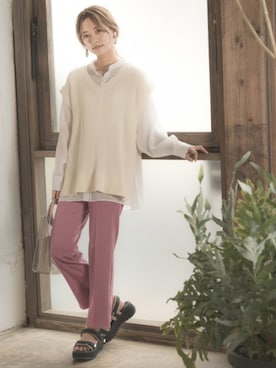 「mysty woman（ミスティウーマン）のサイドスリットベスト 911436（ベスト、ホワイト系）」を使った、mystywoman_officialさん（レディース・166cm）の春コーディネート