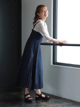 「mysty woman（ミスティウーマン）のプリーツ切替ジャンパースカート 914026（ジャンパースカート、ブルー系）」を使った、mystywoman_officialさん（レディース・166cm）の夏コーディネート