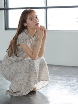 「mysty woman（ミスティウーマン）のモノトーンフラワーフレンチブラウス 914797（シャツ/ブラウス、ホワイト系）」を使った、mystywoman_officialさん（レディース・166cm）の夏コーディネート