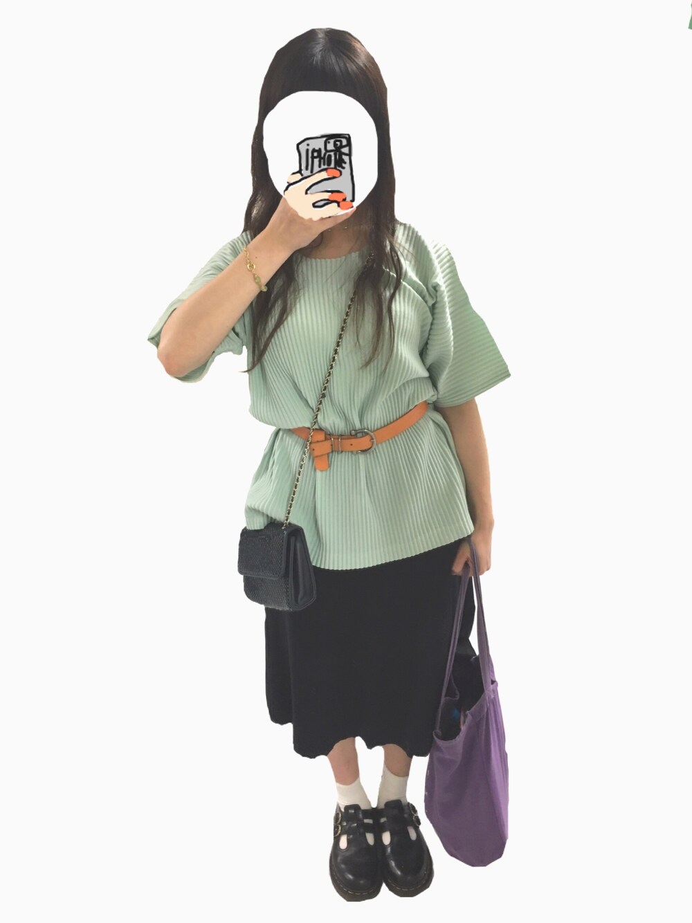 「イッセイミヤケ、プリーツ、ISSEY MIYAKE、PLEATS PLEASE、マーチン、Dr.Martens、イラスト、トートバッグ」｜「PLEATS PLEASEのアイテム（Tシャツ/カットソー、グリーン系）」を使った、Hitomiさん（レディース・153cm）の夏コーディネートの1枚目の写真