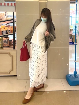 「NET（ネット）のアイテム（ブルゾン）」を使った、美田さん（レディース・168cm）の春コーディネート