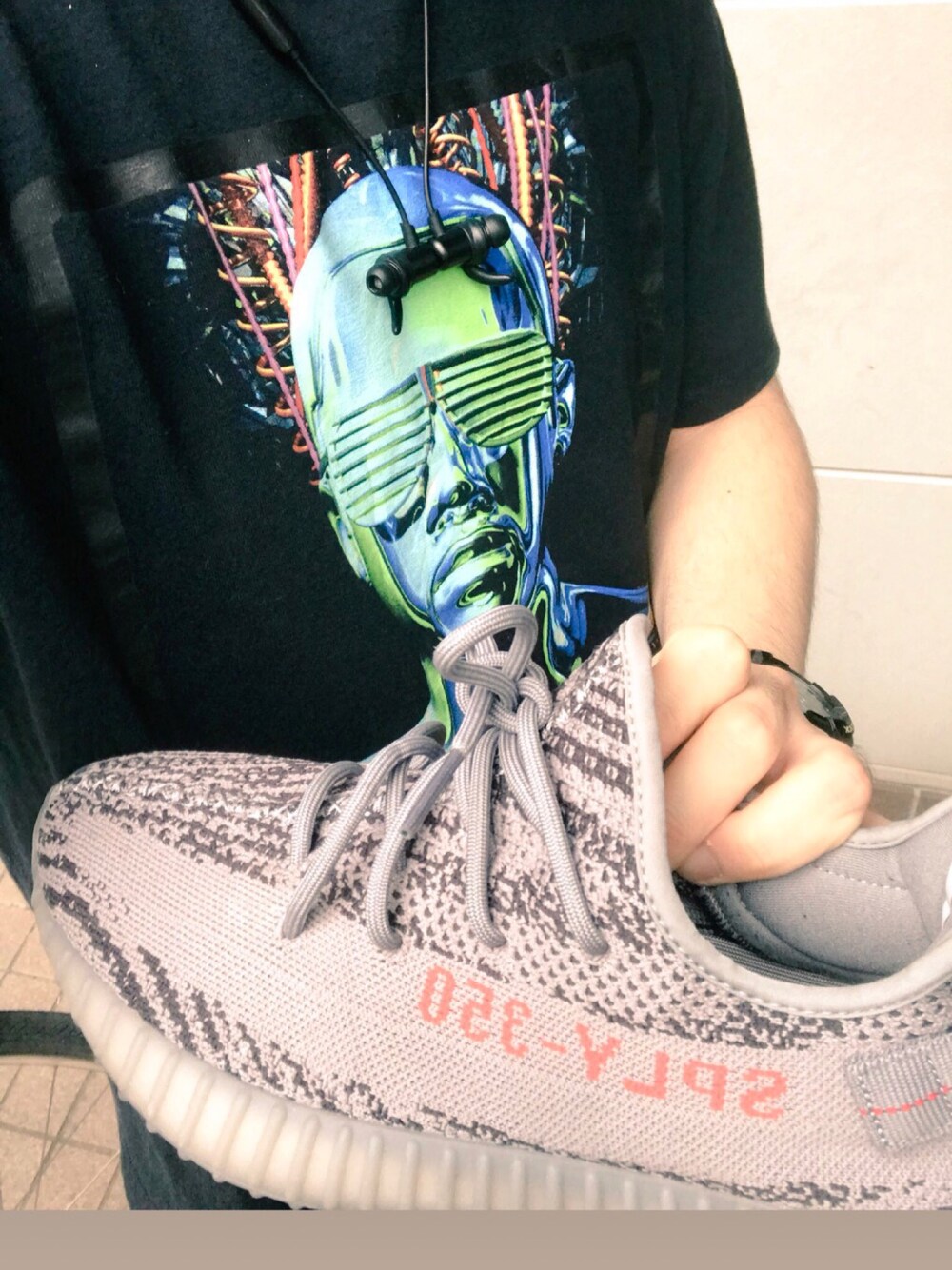 「KanyeWest、yeezyboost、yeezy、バンドT、古着、古着MIX、お洒落さんとつながりたい、古着好きな人と繋がりたい」｜「Kanye Westのアイテム（Tシャツ/カットソー、ブラック系）」を使った、kさん（メンズ・172cm）の春コーディネートの1枚目の写真