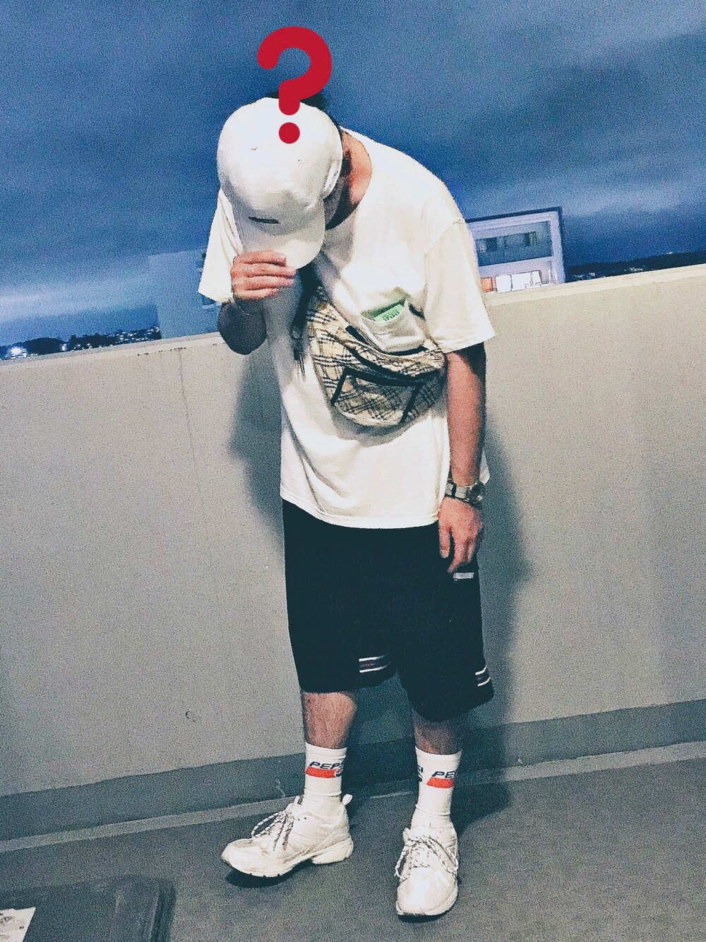 「ootd、白Tシャツ、短パン、pepsi、TOMMY HILFIGER、burberry、americanspirit、dunlop、dadshoes」｜「NIKEのアイテム（キャップ、ホワイト系）」を使った、kさん（メンズ・172cm）の夏コーディネートの1枚目の写真