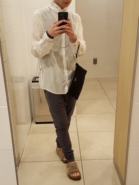 「VIA BUS STOP（ヴィアバスストップ）のアイテム」を使った、クロさん（メンズ・170cm）の秋コーディネート