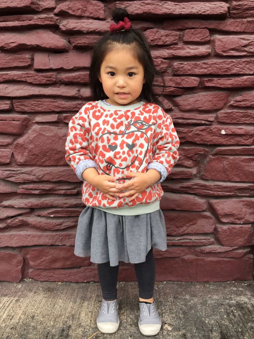 「UNIQLOのアイテム（ジャージ、その他）」を使った、YuiYui MaMaさん（キッズ・100cm）の春コーディネートの1枚目の写真
