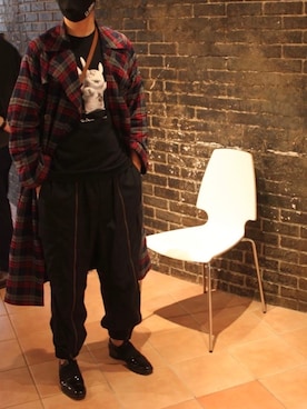 「RAINMAKER（レインメーカー）のアイテム（トレンチコート）」を使った、シーマさん（メンズ・180cm）の秋コーディネート