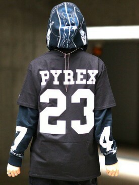 「GIVENCHY（ジバンシイ）のアイテム（パーカー）」を使った、BFさん（メンズ・175cm）の冬コーディネート
