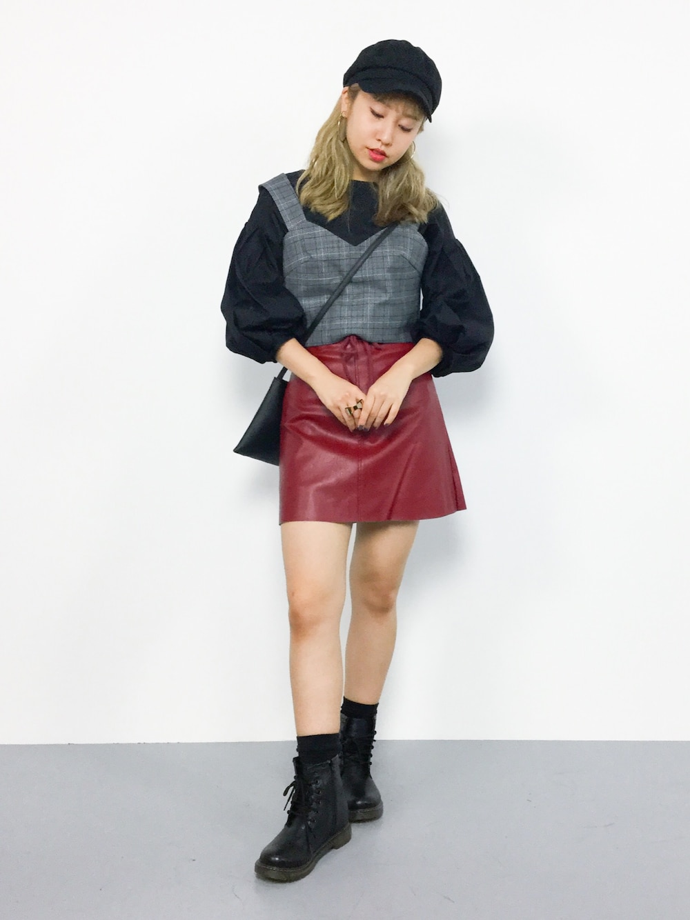 「チェック、スカート、レザー、グレー、赤、ビスチェ、jouetie、秋服、31 Sons de mode、秋コーデ」｜「jouetieのBIGハトメスカート（スカート、レッド系）」を使った、エル 🍒さん（レディース・157cm）の秋コーディネートの1枚目の写真