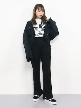 「スリット」｜「アイテム（デニムジャケット）」を使った、エル 🍒さん（レディース・157cm）の春コーディネート