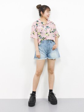 高橋愛コラボ カラーアロハシャツを使ったレディース人気ファッションコーディネート 季節 3月 5月 Wear