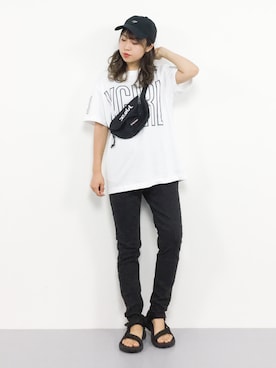 「chuu（チュー）の【chuu☆ViS EDITION】スキニーデニムパンツ（デニムパンツ）」を使った、E R Uさん（レディース・157cm）の夏コーディネート