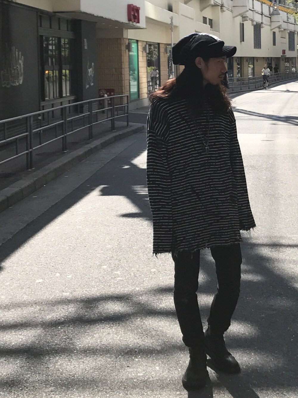 「ROYALFLASH、royalflash梅田、ROYAL FLASH、TAKAHIROMIYASHITA The SoloIst. 、Ann Demeulemeester、FACCIES、L.G.B.、gunda、秋のコーデ、ニット×スキニー」｜「facciesのアイテム（ニット/セーター、ブラック系）」を使った、AOKIFLASH‼︎!さん（メンズ・166cm）の秋コーディネートの1枚目の写真