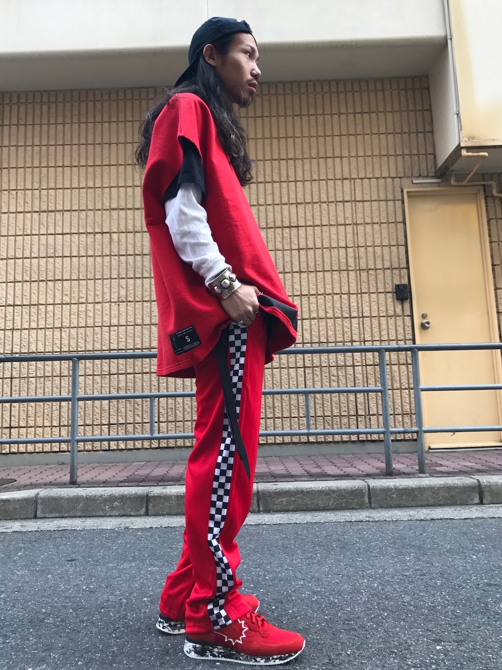 「unravel project、unravel、Cody Sanderson、URBAN SUN、FR(13)NDS、ROYALFLASH、royalflash梅田、ROYAL FLASH、大阪」｜「UNRAVEL PROJECTのアイテム（スウェット、レッド系）」を使った、AOKIFLASH‼︎!さん（メンズ・166cm）の冬コーディネートの1枚目の写真