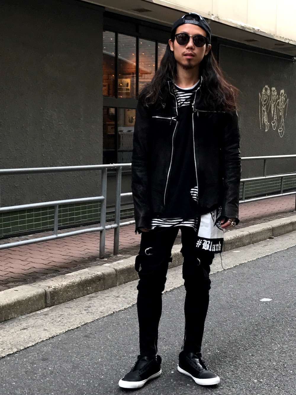 「14th Addiction、ISAMU KATAYAMA BACKLASH、backlash、ミハラヤスヒロ(MIHARAYASUHIRO)、FR(13)NDS、ROYAL FLASH、royalflash梅田、ROYALFLASH、大阪」｜「14th Addictionの【SENSE 2月号掲載商品】14th Addiction/フォーティーンスアディクション/別注CROSS ZIP SINGLE RD（ライダースジャケット、ブラック系）」を使った、AOKIFLASH‼︎!さん（メンズ・166cm）の冬コーディネートの1枚目の写真