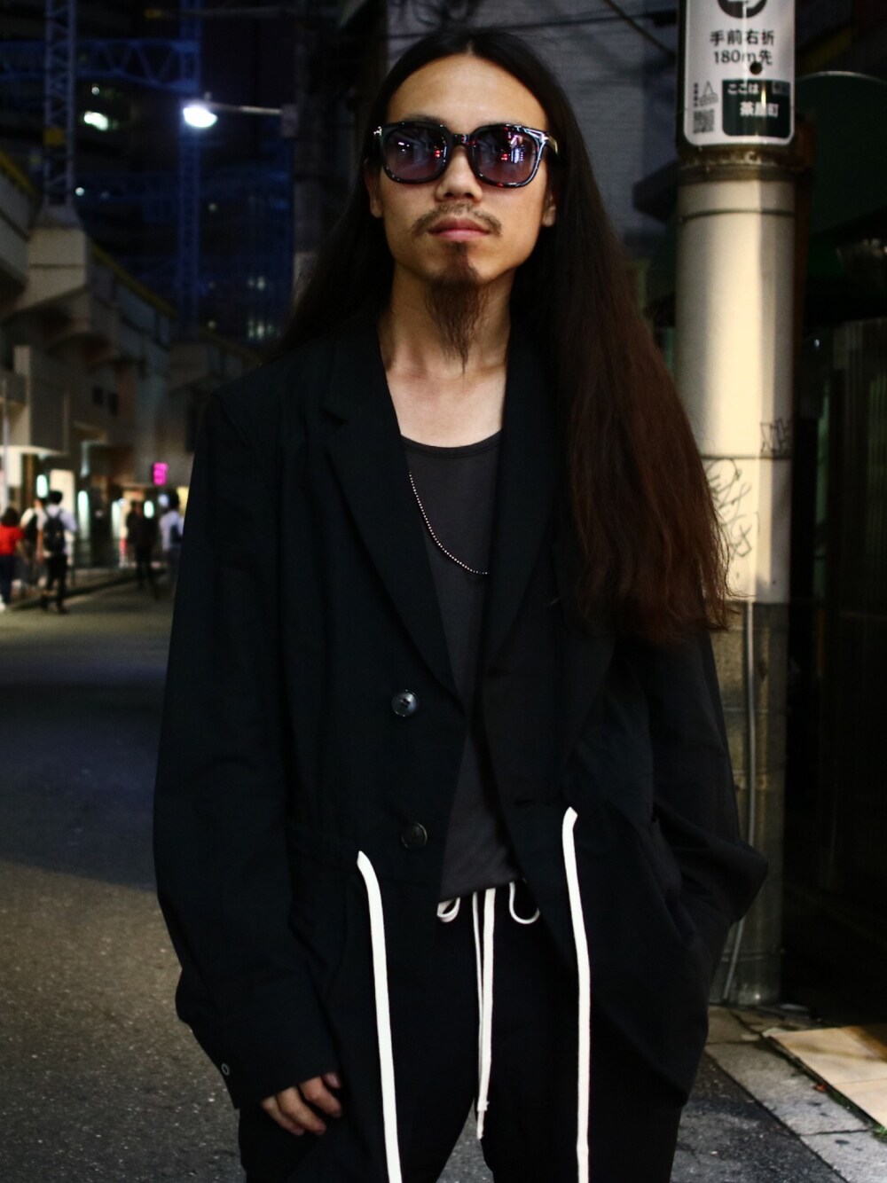 「Azuma.、FR(13)NDS、ROYAL FLASH、ブラック、ブラックコーデ、ナイロンパンツ、シンプル、黒、大人カジュアル」｜「FR(13)NDSのFR(13)NDS /フレンズ/ルーズタンクトップ （タンクトップ、グレー系）」を使った、AOKIFLASH‼︎!さん（メンズ・166cm）の夏コーディネートの1枚目の写真
