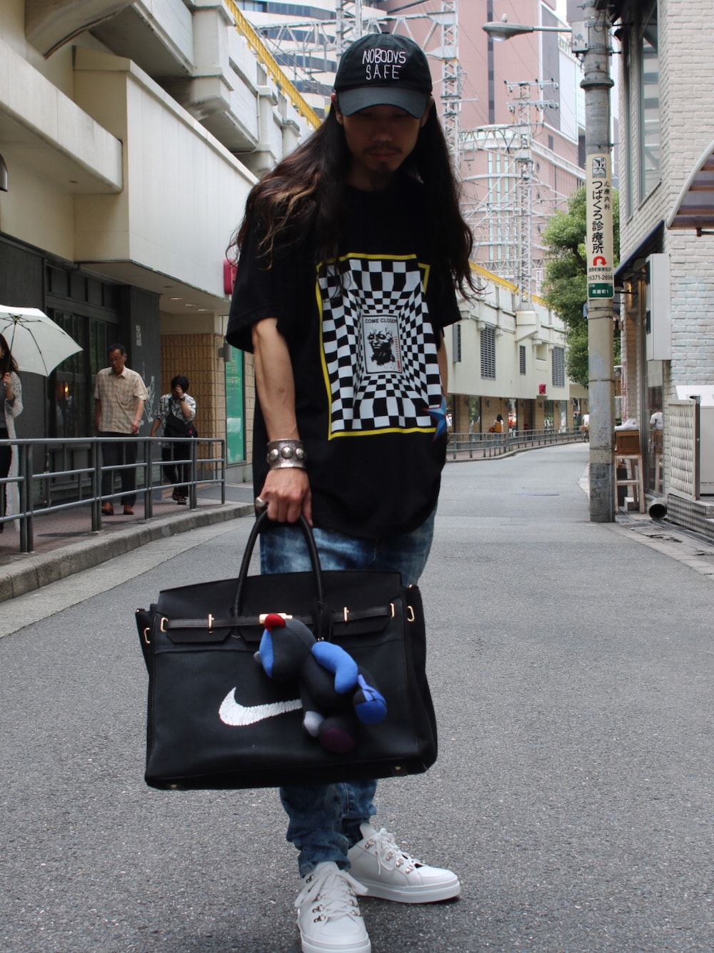 「haculla.、CAVIALE、ISAMU KATAYAMA BACKLASH、夏、ストリート、ストリートMIX、ROYAL FLASH、バーキン、ラフ、休日スタイル」｜「cavialeのアイテム（Tシャツ/カットソー、ブラック系）」を使った、AOKIFLASH‼︎!さん（メンズ・166cm）の夏コーディネートの1枚目の写真