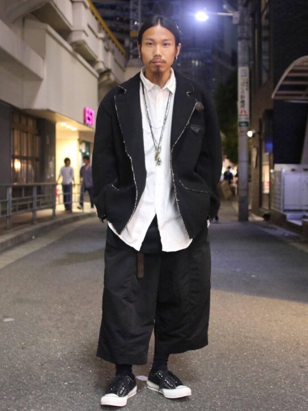 「Azuma.、SHARE SPIRIT、ROSTER SOX、CONVERSE ADDICT、ブラック、ジャケットスタイル、ブラックコーデ、袴、ROYAL FLASH、アイラブCONVERSE」｜「SHARE SPIRITのアイテム（ジャケット/アウター、ブラック系）」を使った、AOKIFLASH‼︎!さん（メンズ・166cm）の夏コーディネートの1枚目の写真