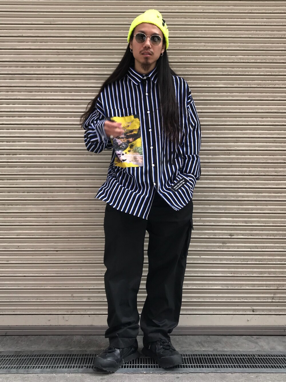 「春コーデ、カジュアルコーデ、今日のコーデ、スニーカー、ストライプ、nahezu gleich、Maison Margiela、GUERNIKA、ROYAL FLASH、ストリート」｜「guernikaのアイテム（シャツ/ブラウス、ブルー系）」を使った、AOKIFLASH‼︎!さん（メンズ・166cm）の春コーディネートの1枚目の写真