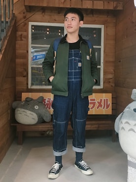 「Carhartt WIP（カーハートダブリューアイピー）のアイテム（サロペット/オーバーオール）」を使った、葉政寬さん（メンズ・168cm）の冬コーディネート
