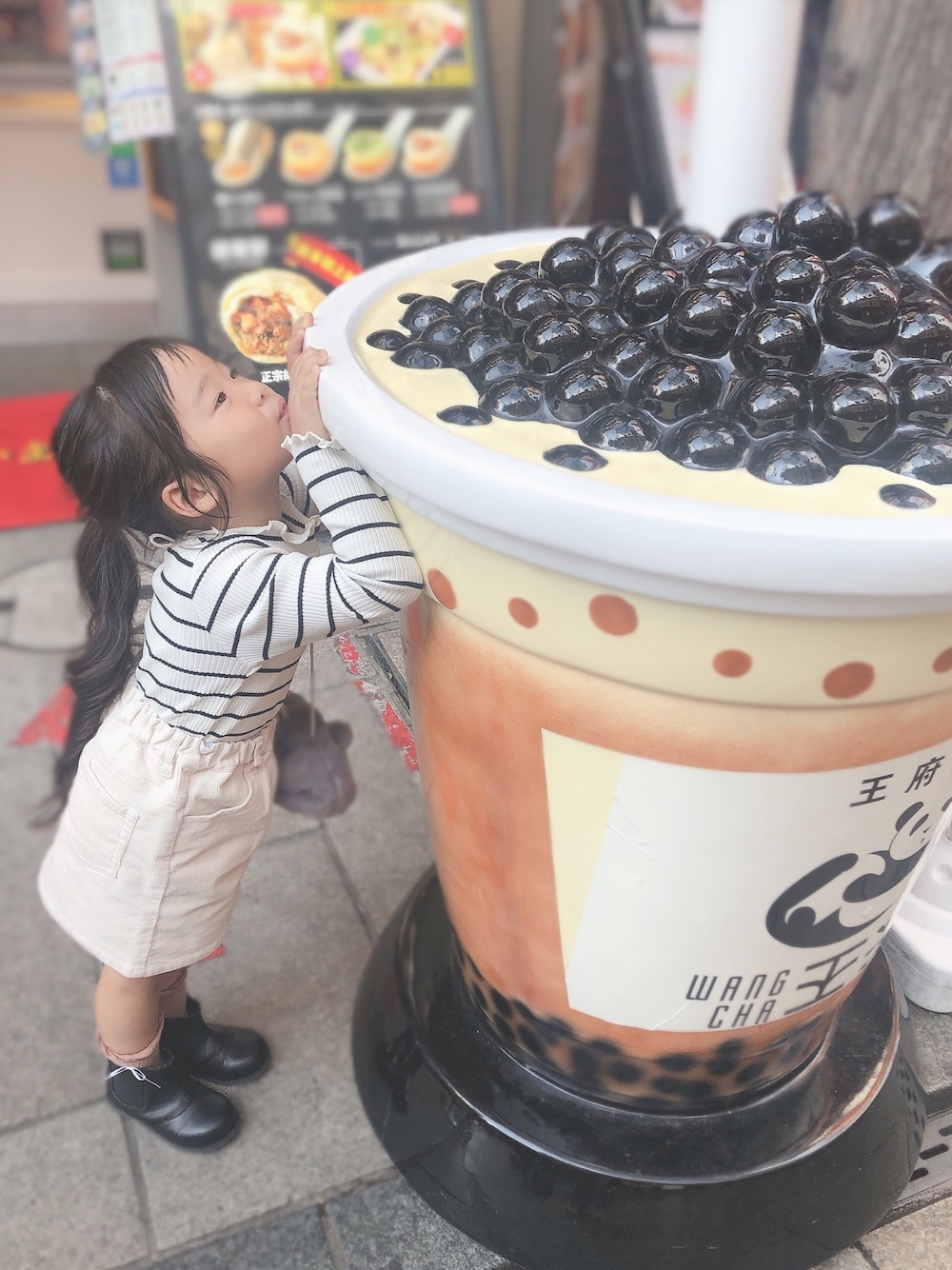 「キッズファッション、4歳、おしゃれさんと繋がりたい、コーデュロイ、サイトゴアブーツ」｜「GLOBAL WORKの【キッズ】メローハイネックＴ長袖/803501（Tシャツ/カットソー、その他）」を使った、こったんさん（キッズ・100cm）の秋コーディネートの1枚目の写真