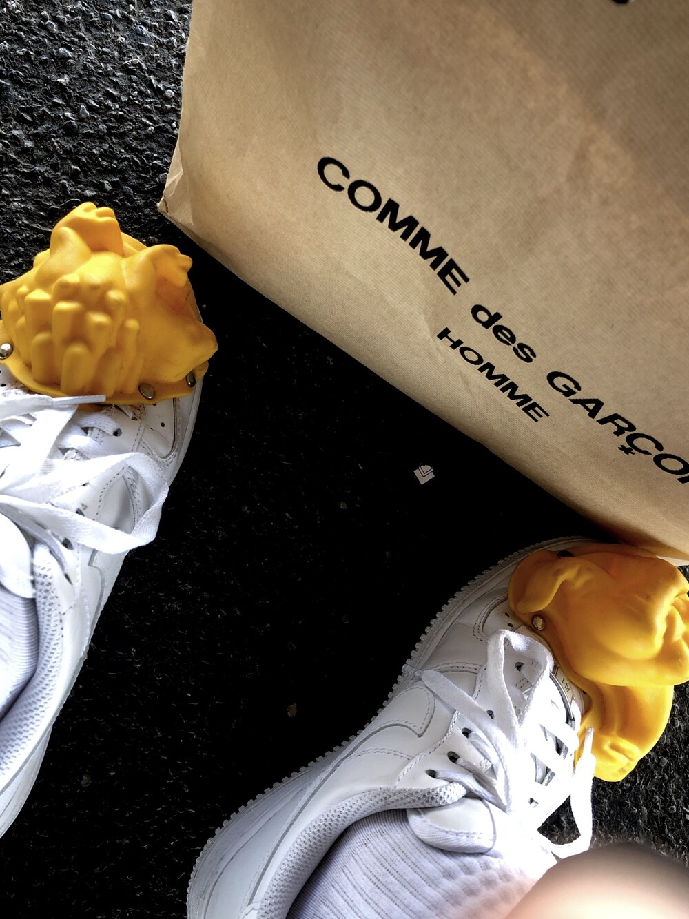 「COMME des GARCONS、COMME des GARCONS HOMME PLUS」｜「NIKEのアイテム（スニーカー、ホワイト系）」を使った、カネタロウさん（メンズ・162cm）の夏コーディネートの1枚目の写真