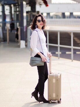 スーツケース キャリーバッグ ゴールド系 を使った人気ファッションコーディネート 地域 中国大陸 Wear