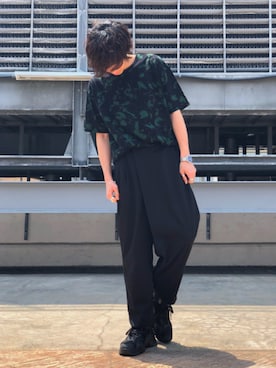 「N°21（ヌメロ ヴェントゥーノ）のアイテム」を使った、クリワキタカヒロさん（メンズ・172cm）の春コーディネート