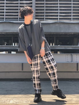 「CLANE（クラネ）のアイテム（バッグ）」を使った、クリワキタカヒロさん（メンズ・172cm）の春コーディネート