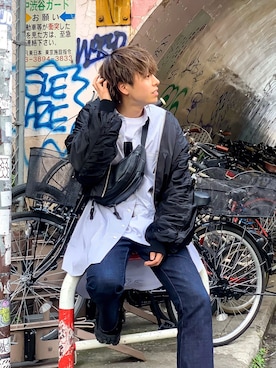 「アイテム（MA-1）」を使った、クリワキタカヒロさん（メンズ・172cm・20代）の春コーディネート