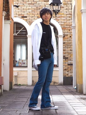 「JW Anderson（ジェイダブリューアンダーソン）のアイテム（スニーカー）」を使った、クリワキタカヒロさん（メンズ・172cm）の夏コーディネート